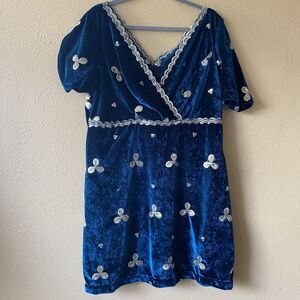Womans Teal‎ and Gold Dress Short Sleeves V-Neck Embroidered Velvet Scalloped